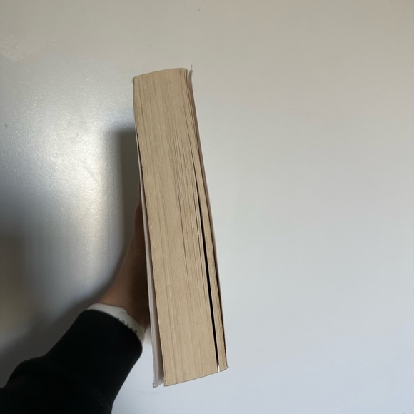 Sapiens - Picture 3 of 3